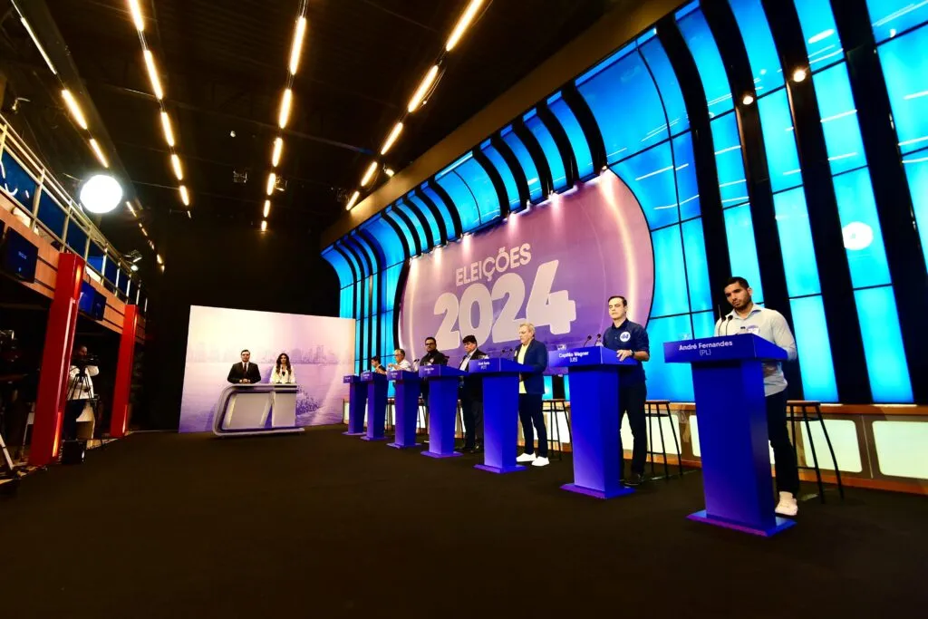 Penúltimo debate entre candidatos à Prefeitura de Fortaleza é marcado por acusações e discussões sobre propostas