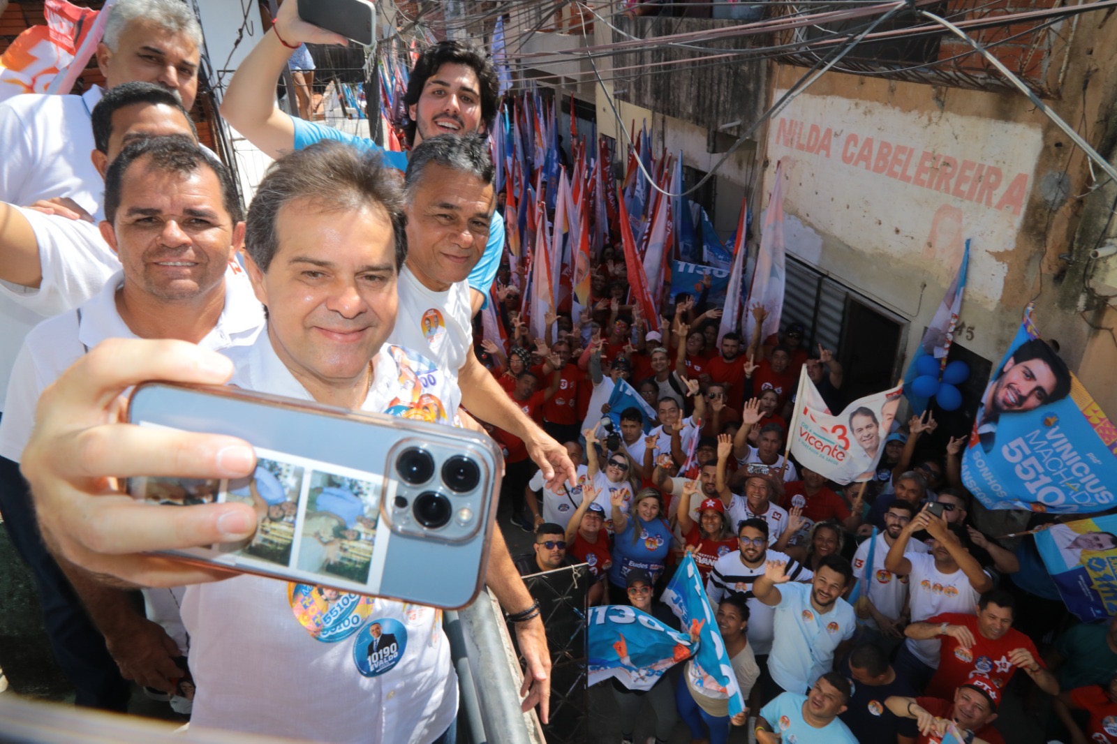 Evandro promete criar centro de apoio para crianças com necessidades especiais e zerar filas de creches em Fortaleza