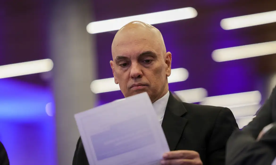 Alexandre de Moraes transfere R$ 18 milhões da Starlink para a União