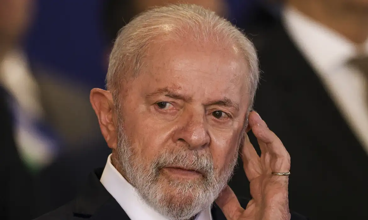 Lula demite Silvio Almeida após denúncias de assédio sexual