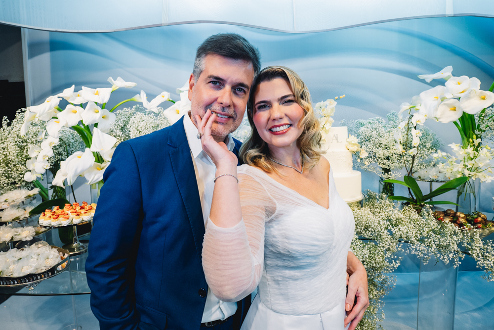 Alexandre Pereira e Lili Meira celebram 25 anos de união com uma festa memorável