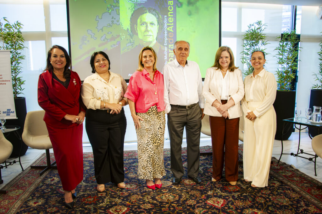 Ana Luiza Costa Lima, Monica Arruda, Ana Claudia Cotait, Joao Guimaraes, Roseane Medeiros E Marcia Sucupira