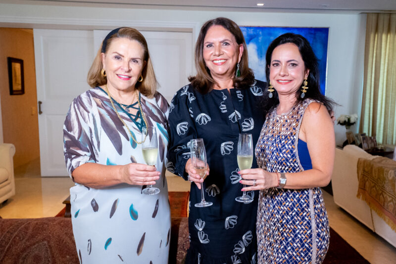 ENCONTRO DE OLHARES - Com almoço intimista, Bitoca Fiuza celebra a amizade das mulheres Além do Olhar