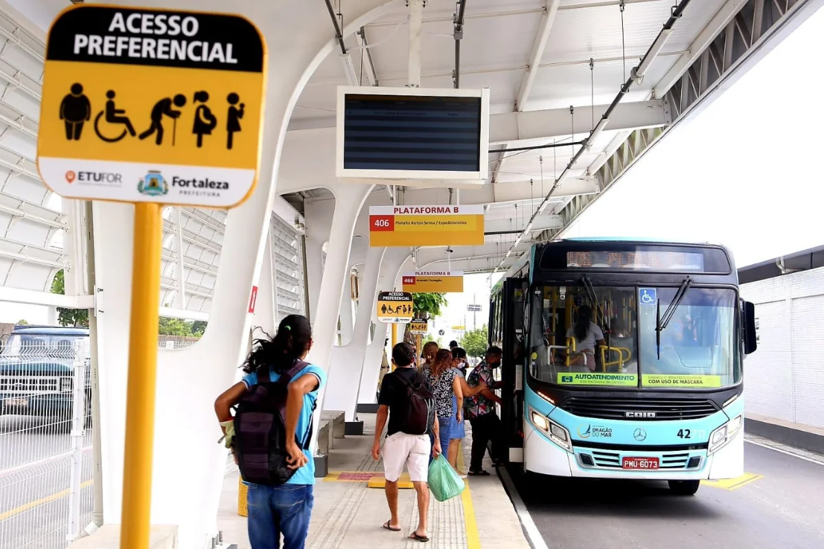 Vereadores aprovam gratuidade no transporte para estudantes que farão prova do IFCE