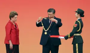 Dilma Recebe Medalha De Presidente Chinês Xi Jinping