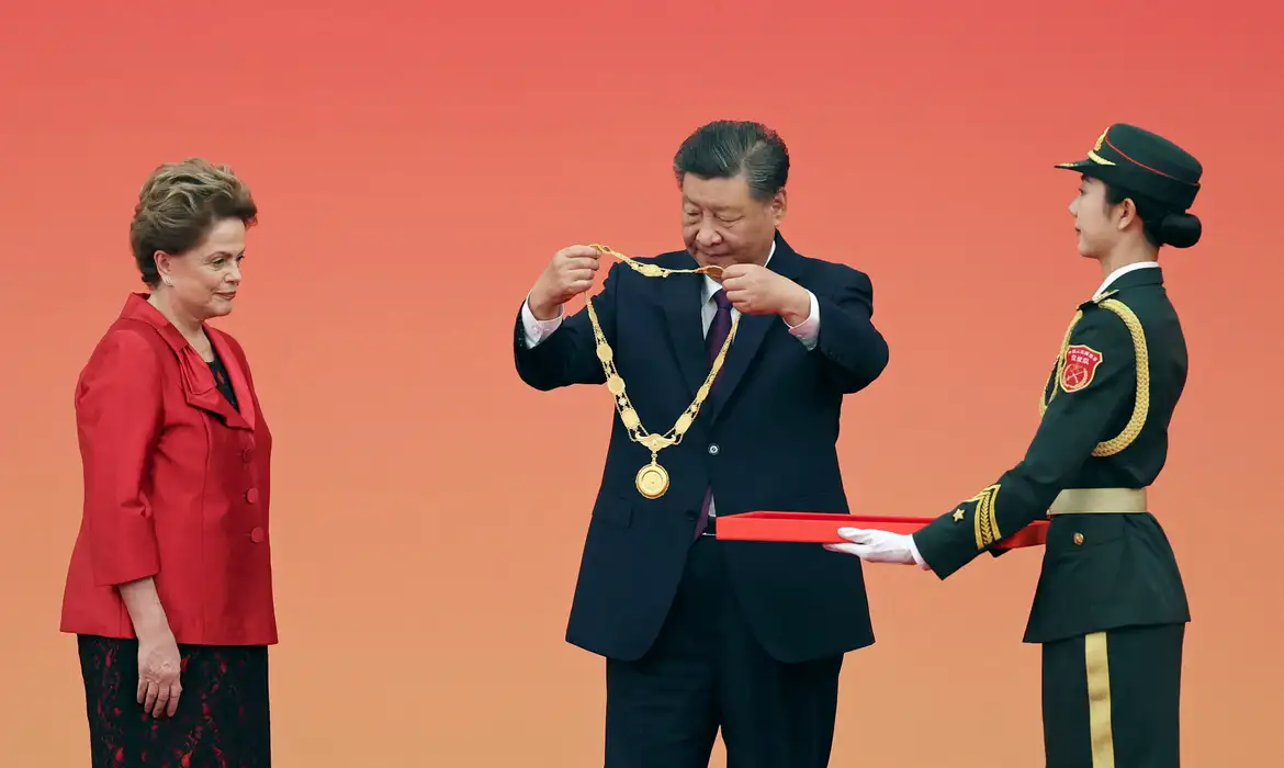 Dilma recebe medalha de presidente chinês Xi Jinping