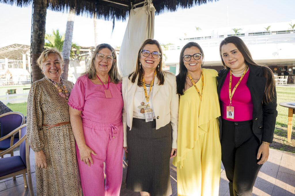 Fatima Goncalves, Alice Goncalves, Valeria Cavalcante, Karla Regia E Karoline Cavalcante (1)