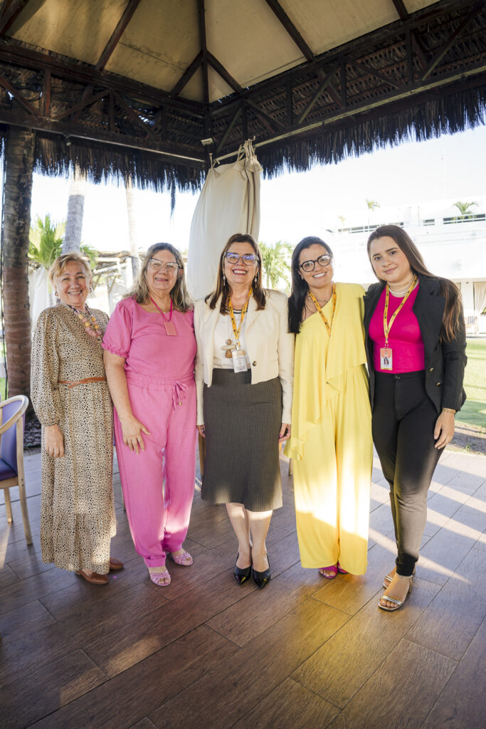 Fatima Goncalves, Alice Goncalves, Valeria Cavalcante, Karla Regia E Karoline Cavalcante (2)