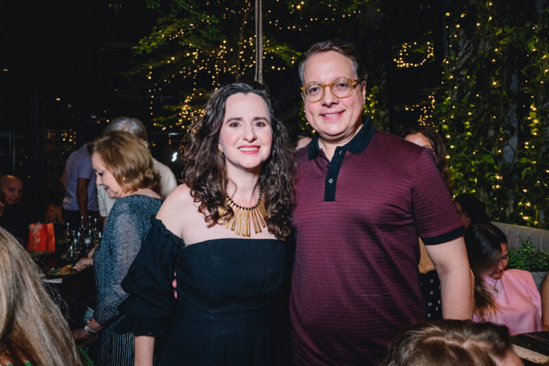 Surprise B-day - Fernanda Queiroz Barroso comemora aniversário em noite intimista