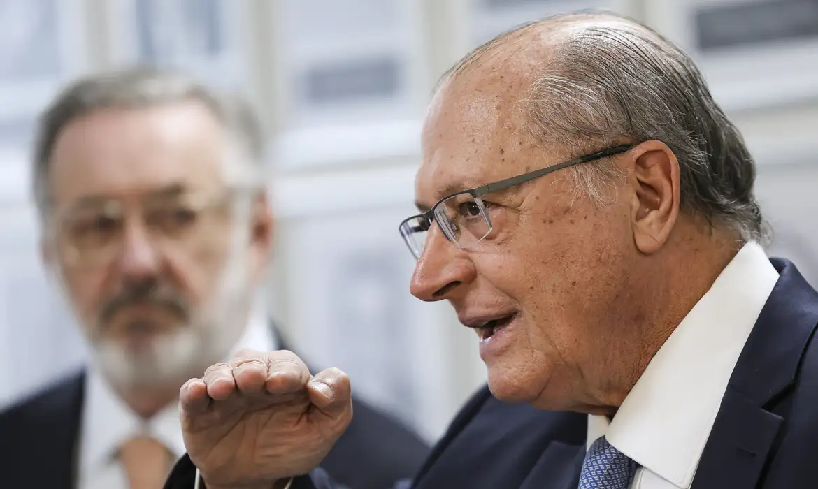 Alckmin diz que governo planeja ampliar Reintegra e editar novas medidas para a indústria em 2025