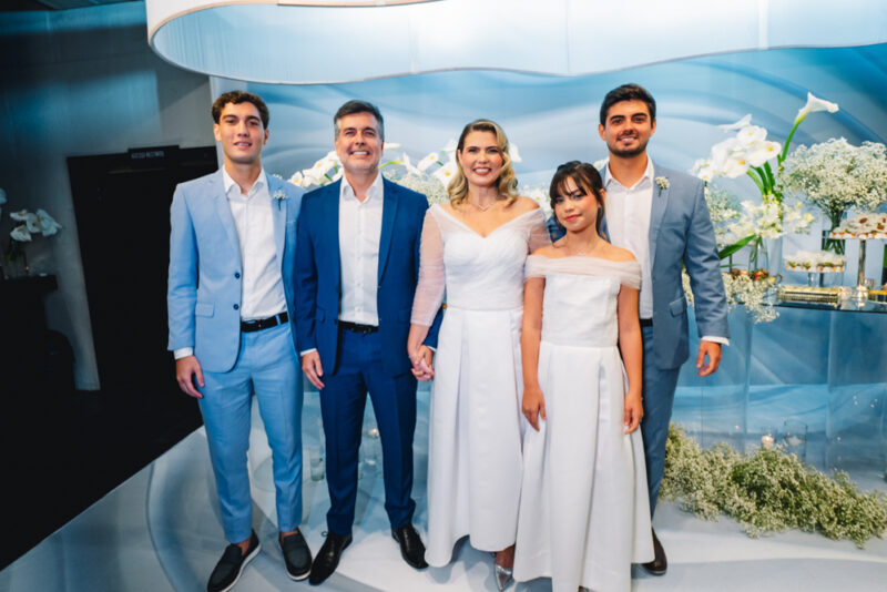 Bodas de prata - Alexandre Pereira e Lili Meira celebram 25 anos de união com uma festa memorável