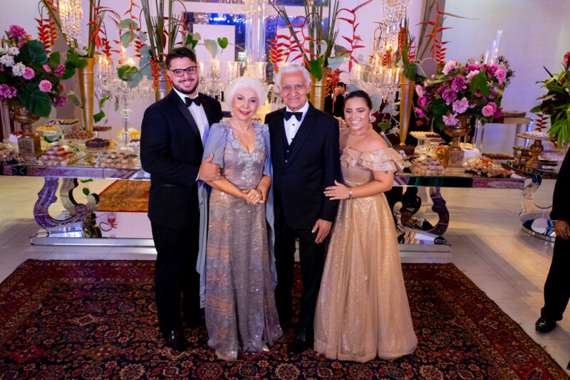 Black tie - Alódia Guimarães celebra 80 anos em grande estilo