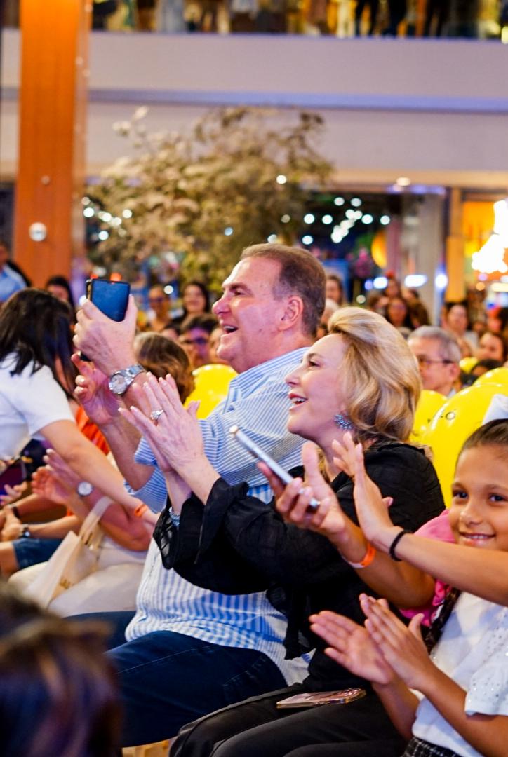 Jório da Escóssia prestigia desfile da neta Maria Thereza no Estilinho