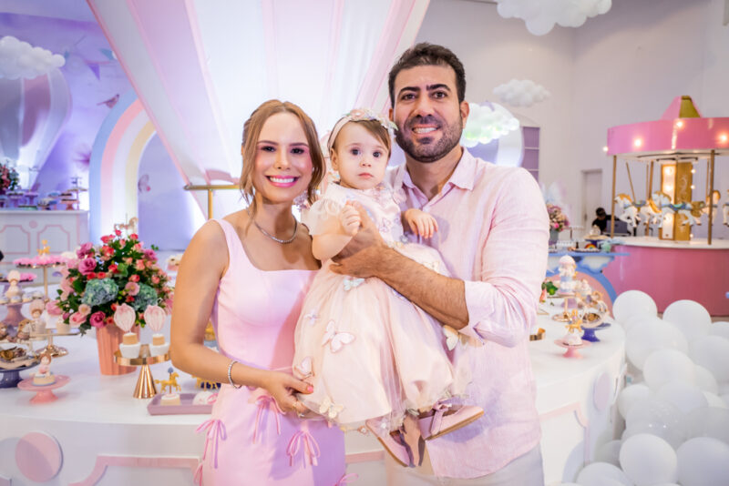 1º aninho - Lohana Fontenele e Ítalo de Queiroz celebram aniversário da filha Liz com festa mágica