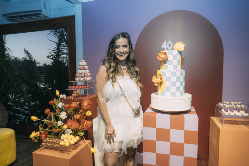 Summer glam - Vanessa Melo comemora 40 anos com festa intimista no Colosso Fortaleza