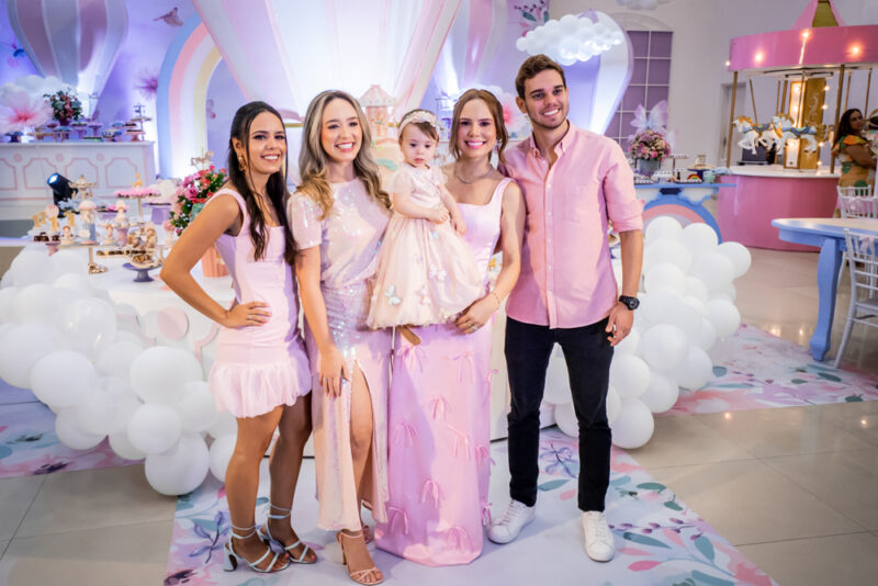 1º aninho - Lohana Fontenele e Ítalo de Queiroz celebram aniversário da filha Liz com festa mágica