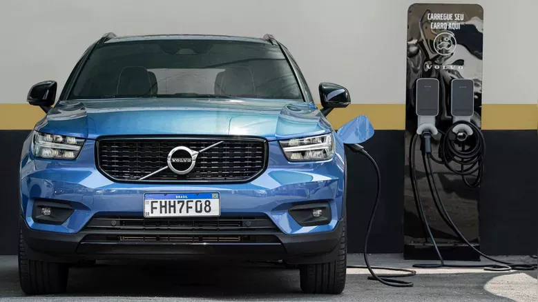 Volvo reflete e volta atrás em sua meta de fabricar só veículos elétricos até 2030