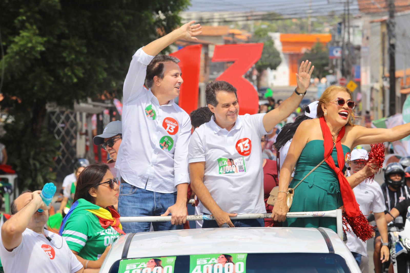 Evandro Leitão e Camilo Santana realizam carreata no último fim de semana antes das eleições