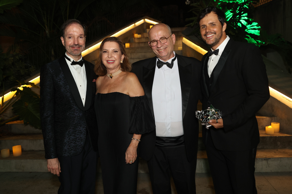 Amador Outerelo, May Moura, André Sá Rego , Vinicius Bertoli