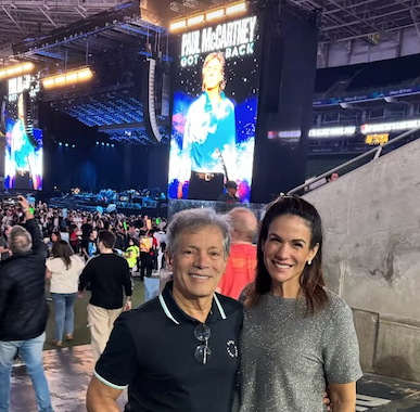 Ana Virgínia Martins e Otacílio Vasconcelos assistem ao show de Paul McCartney em São Paulo