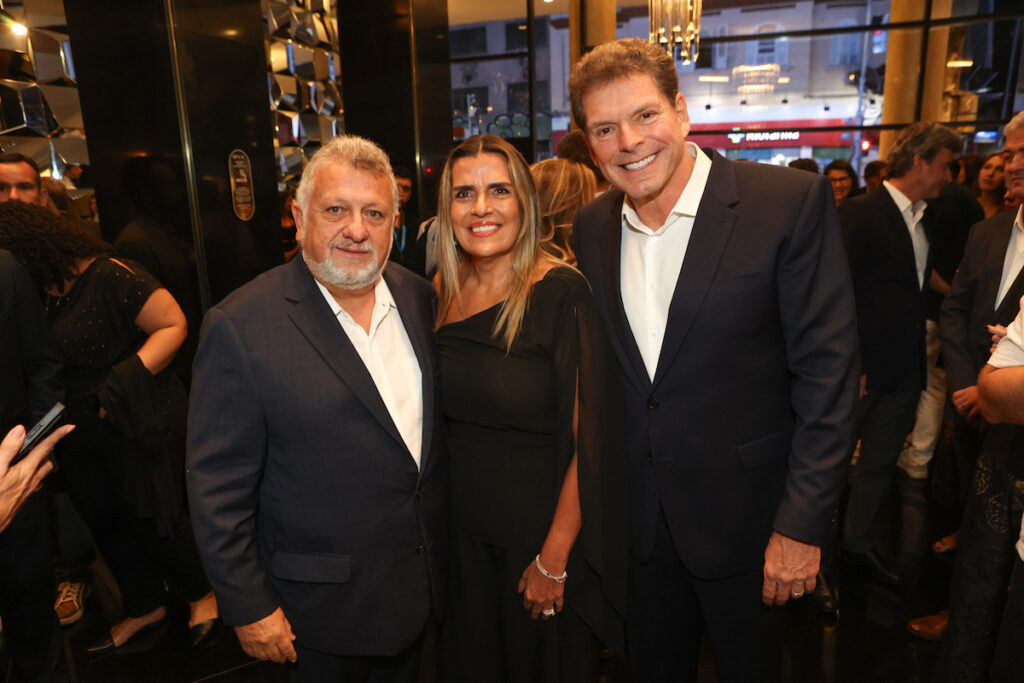 Carlos Vieira, Isabela Vieira E Accioly