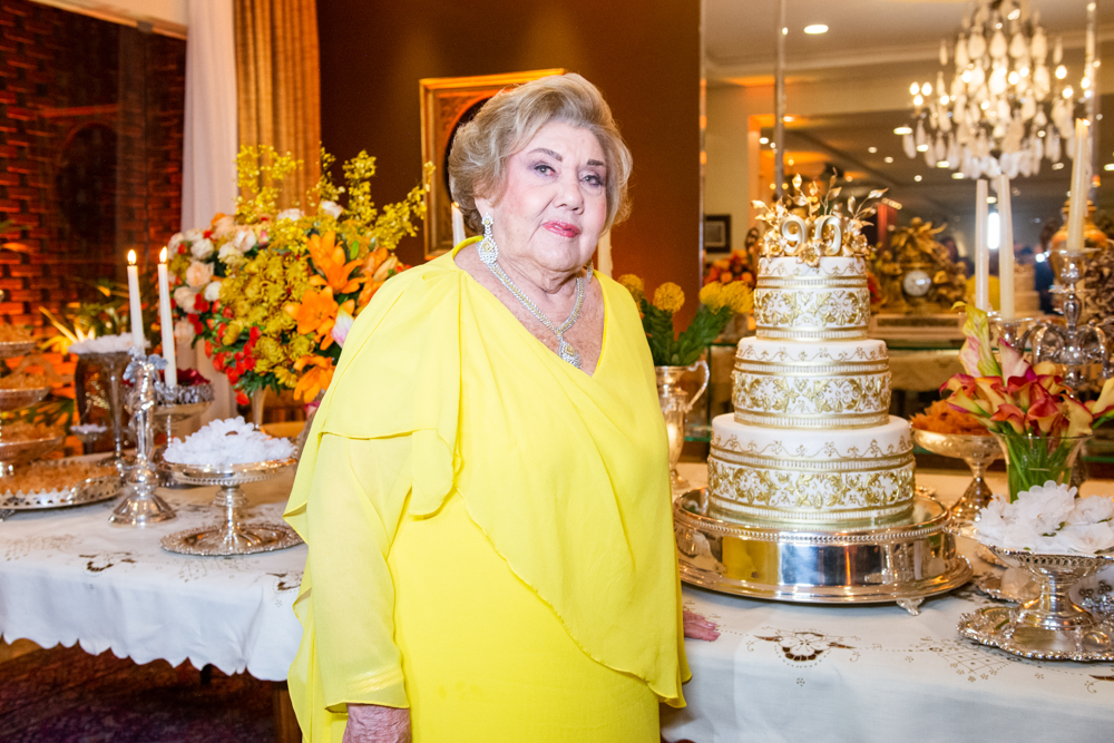 Consuelo Dias Branco celebra seus 90 anos com missa e elegante recepção