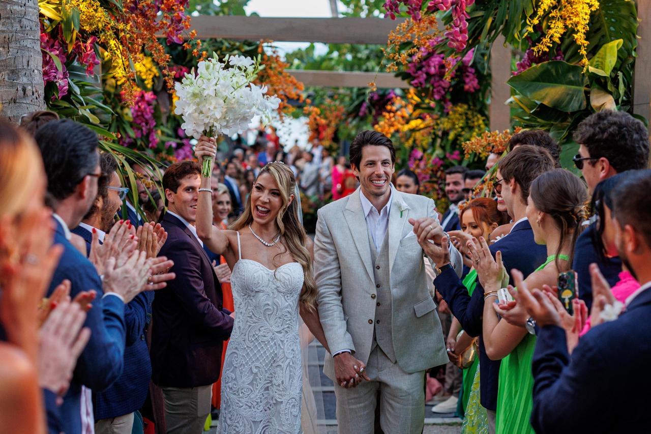 Deslumbrante casamento de Priscilla Dias Branco e Luiz Felipe Bazzo encanta com show de Bell Marques no Carmel Taíba Resort