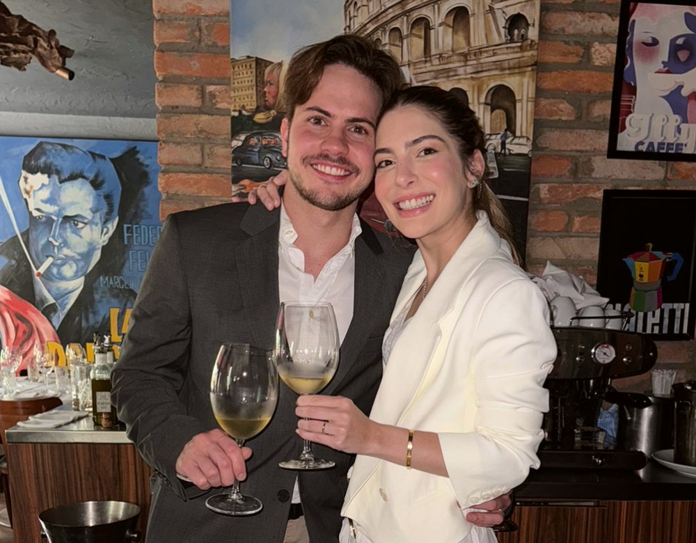 Diego Machado e Marina Brandão realizam casamento civil intimista em SP