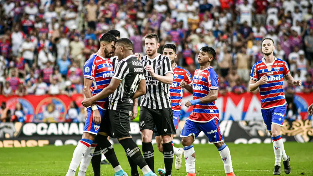 Futebol entra no centro do debate eleitoral em Fortaleza com Evandro Leitão e André Fernandes