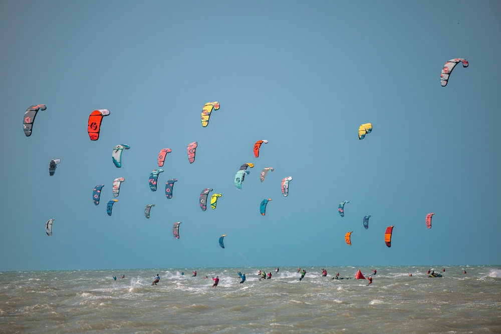 Sertões Kitesurf 2024 traz técnica e aventura às principais praias do Ceará