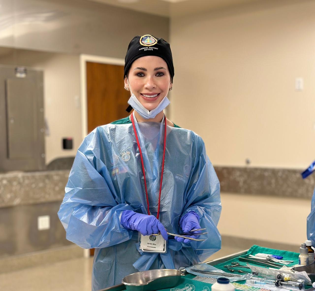 Dra. Heide Bitu promove terceira turma de Harmonização Facial no Nicholson Center Florida Hospital, em Orlando