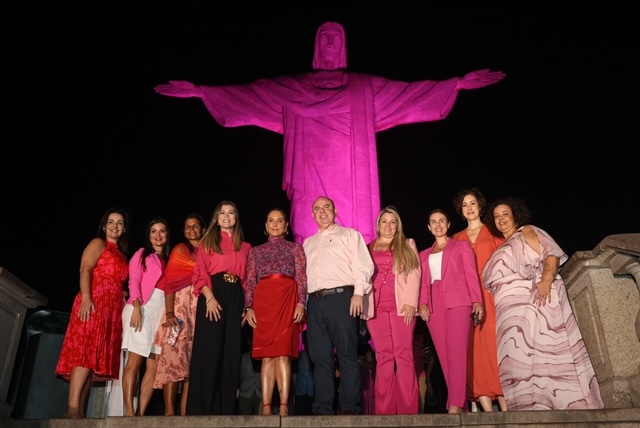 Contra o câncer de mama - Primeira-dama do estado do Rio de Janeiro participa do lançamento da campanha do Outubro Rosa no Cristo Redentor