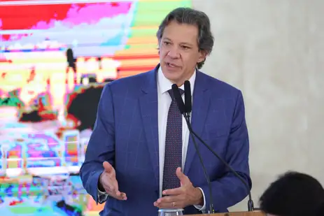 Haddad confirma envio de PEC sobre revisão de gastos