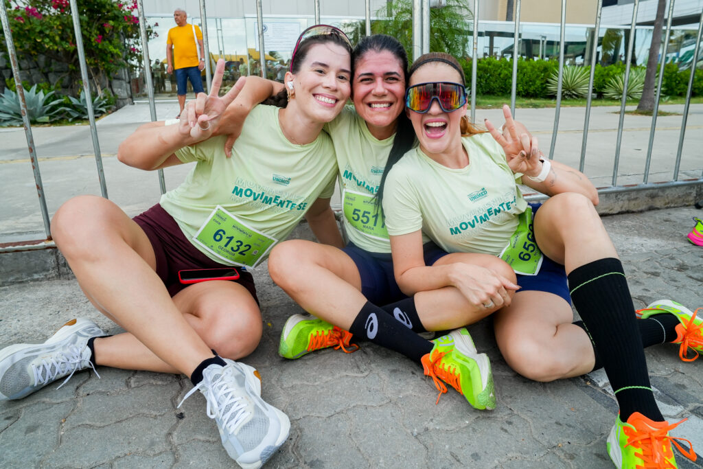 Georgea Carolyni, Mara Camila E Monaliza Aragao