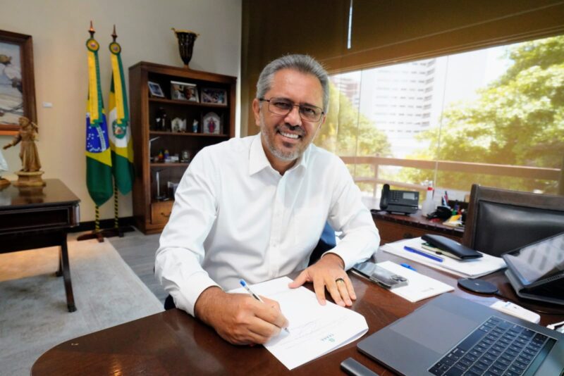 Governador Elmano De Freitas Sanciona Lei Para Facilitar O Acesso A Incentivos Em Pesquisa E Tecnologia