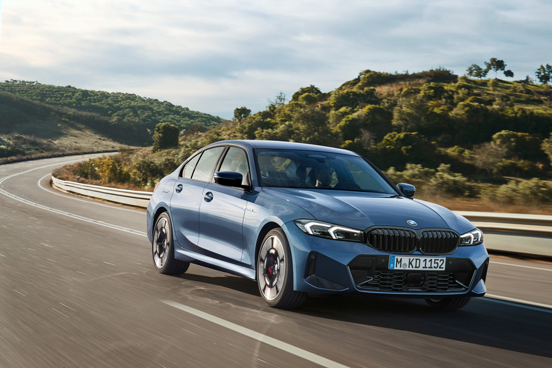 Novo BMW 330e ganha atualizações estéticas, funcionais e já está à venda