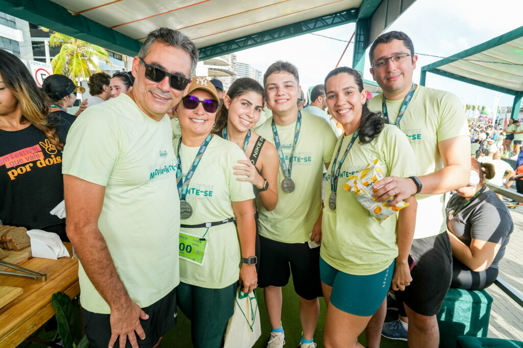 Marcos Aragao, Joselma Macedo, Luiza Macedo, Thiago Marques, Luciana Eloi E Daniel Lopes (2)