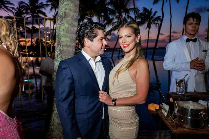 Chuva de Arroz - Deslumbrante casamento de Priscilla Dias Branco e Luiz Felipe Bazzo encanta com show de Bell Marques no Carmel Taíba Resort