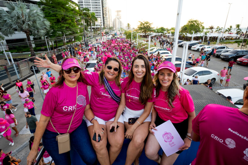 Caminhada pela saúde - CRIO movimenta a Beira Mar com Caminhada Rosa em apoio à prevenção do câncer de mama