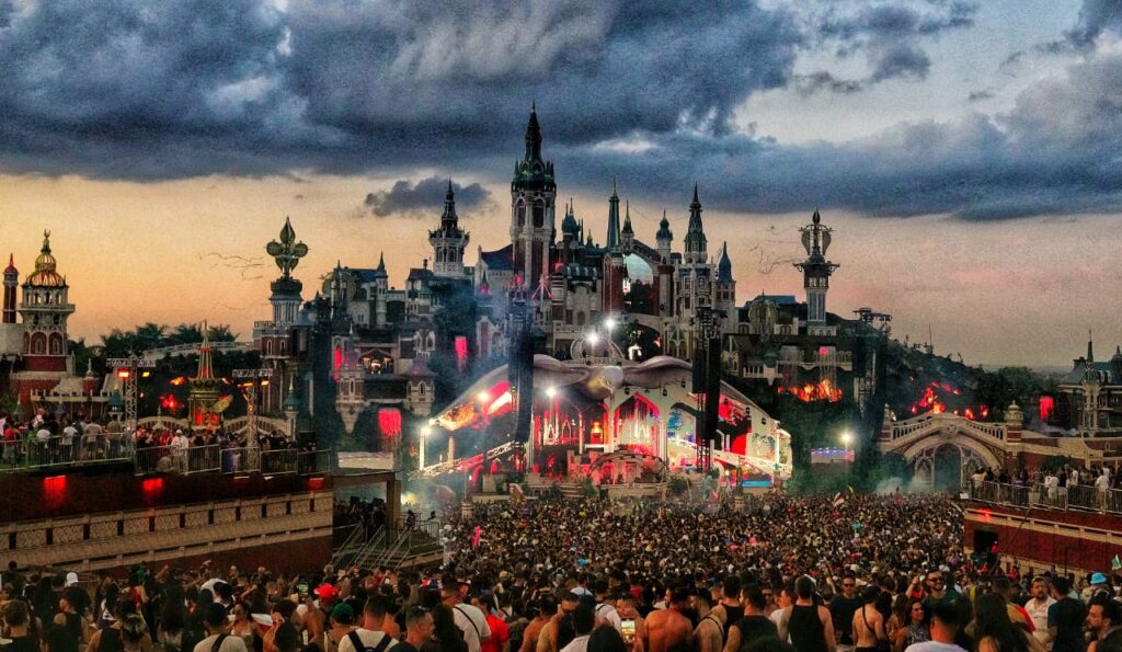 Tomorrowland 29