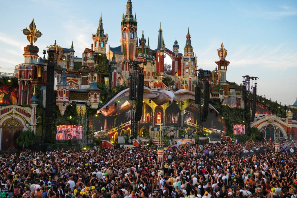 Tomorrowland 48