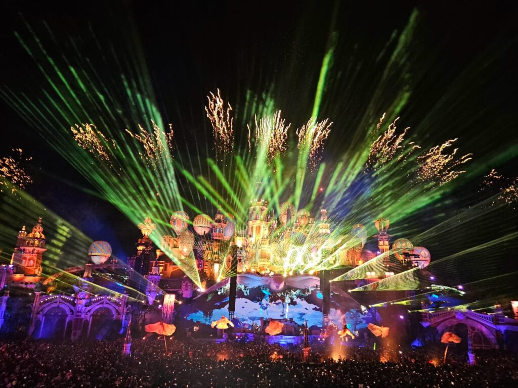 Tomorrowland 73