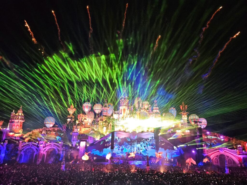 Tomorrowland 74