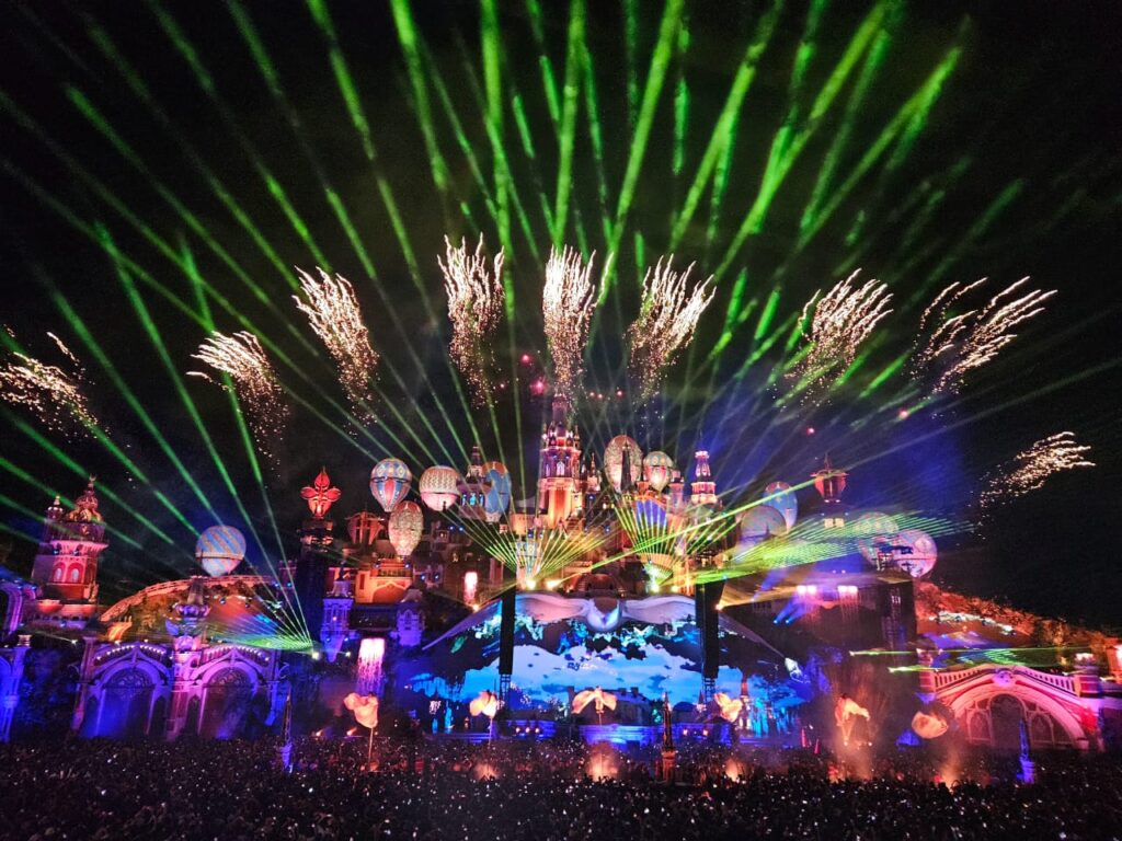 Tomorrowland 76