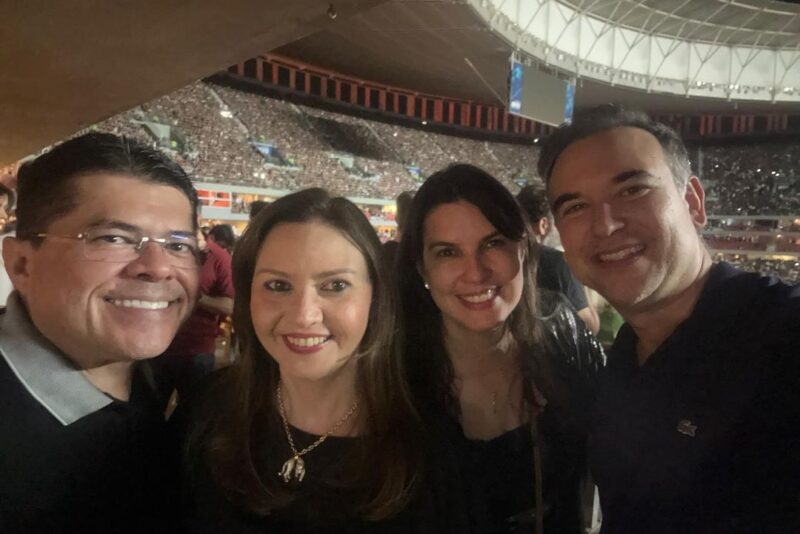 Valdetário Monteiro, Ana Karine E Amigos