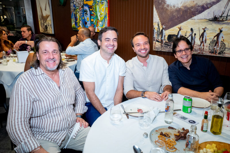 Novo ciclo - Roberto Araújo celebra nova idade em noite intimista no Iate Clube