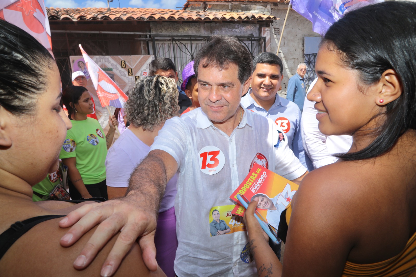 Evandro Leitão visita Bom Jardim e destaca abandono em áreas periféricas de Fortaleza