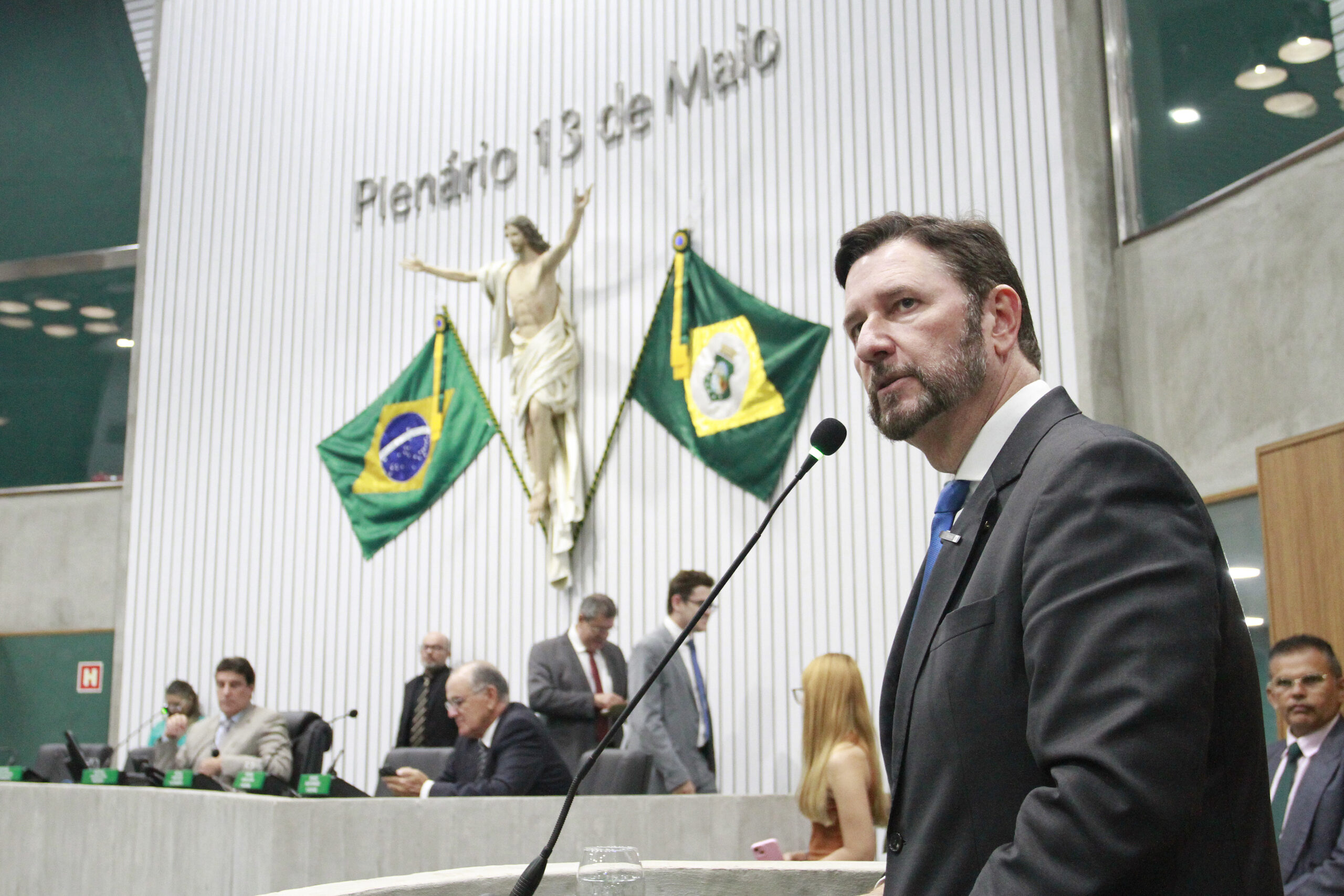 Romeu Aldigueri: experiência e defesa das mulheres marcam sua liderança e atuação na Alece