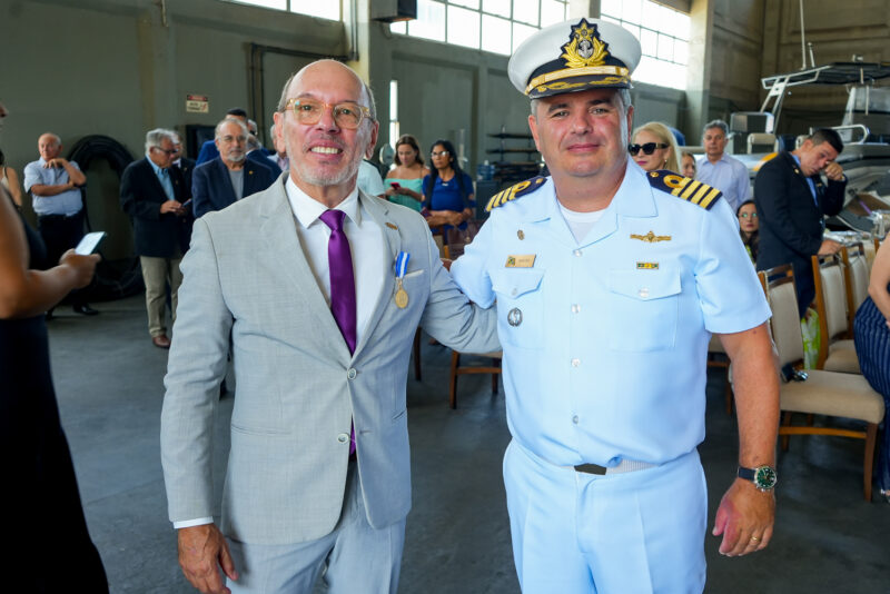 Homenagem - Medalha Amigo da Marinha é entregue em solenidade na Capitania dos Portos do Ceará