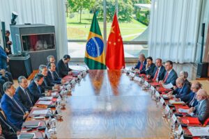 Brasil E China Firmam Acordos Para Promover Indústria E Microempresas